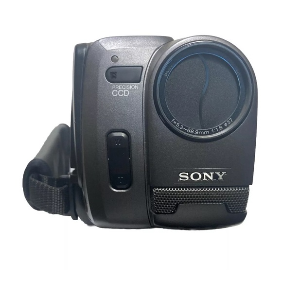 Sony Handycam Vision CCD-TRV22 Video8 8mm Camcorder 26X Digital Zoom Steady Shot - Picture 2 of 12